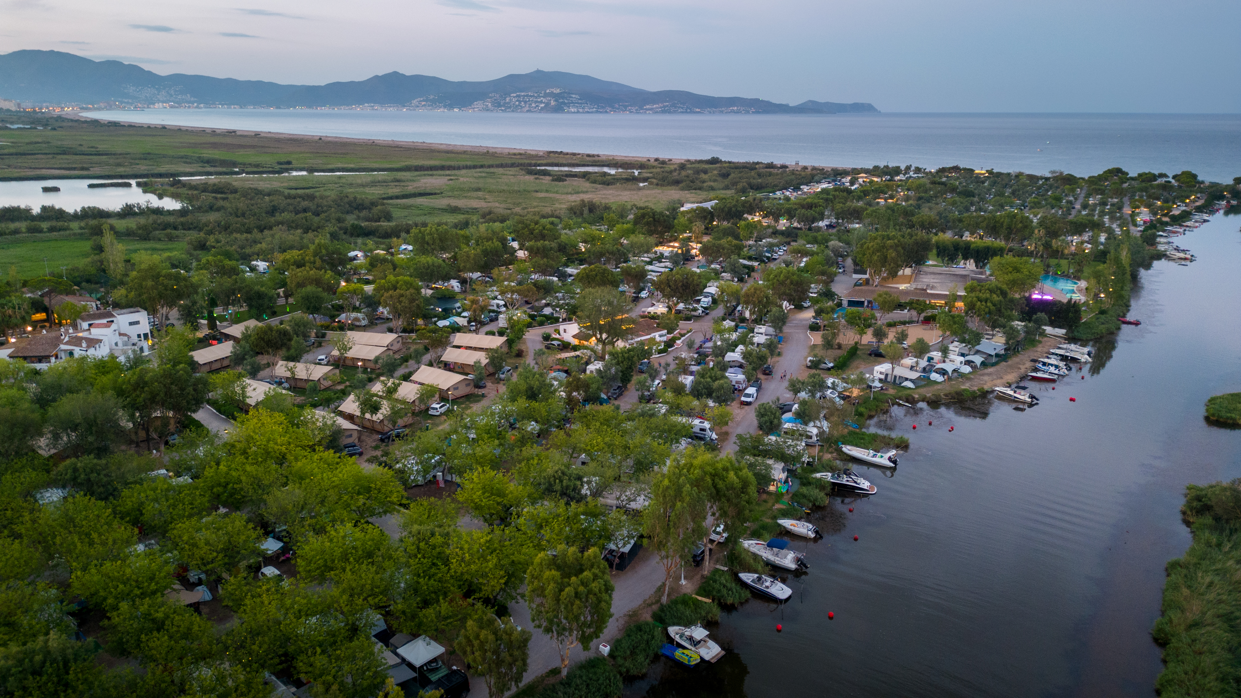 Wohnmobilstellplatz: Ubicación Camping Nautic Almata - Camping Nautic Almata