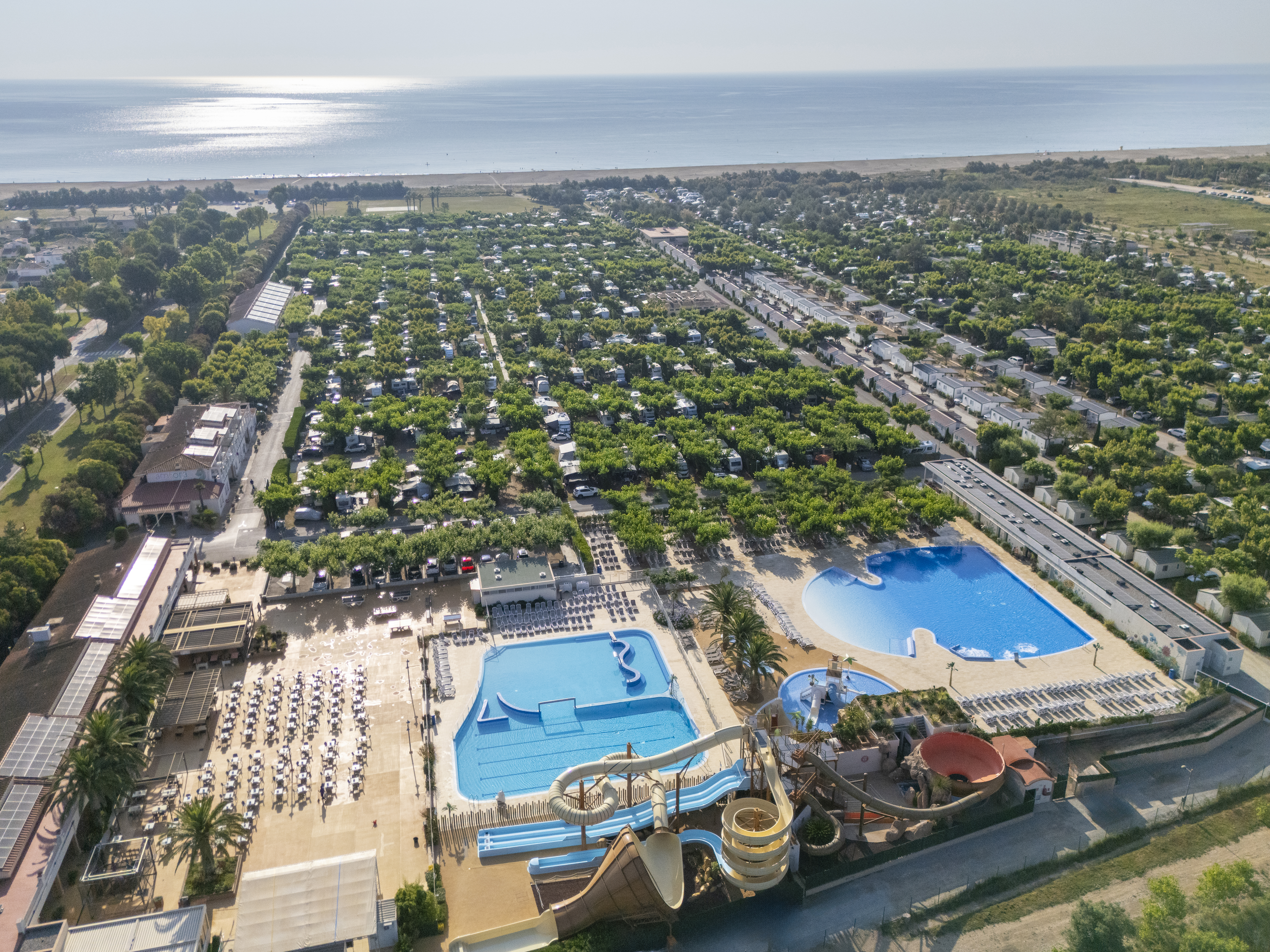 Place de parking pour camping-car - Wohnwagen erlaubt - Costa Brava - Camping Amfora