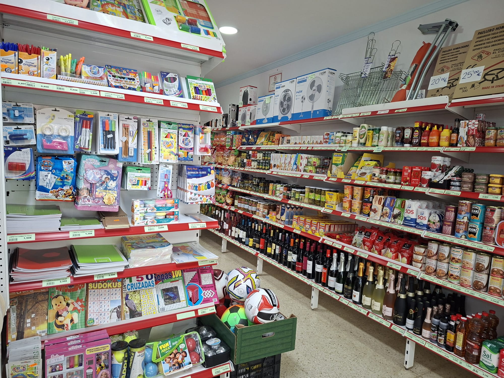 Wohnmobilstellplatz: Supermarkt das ganze Jahr über geöffnet - Camping Playa Almayate Costa