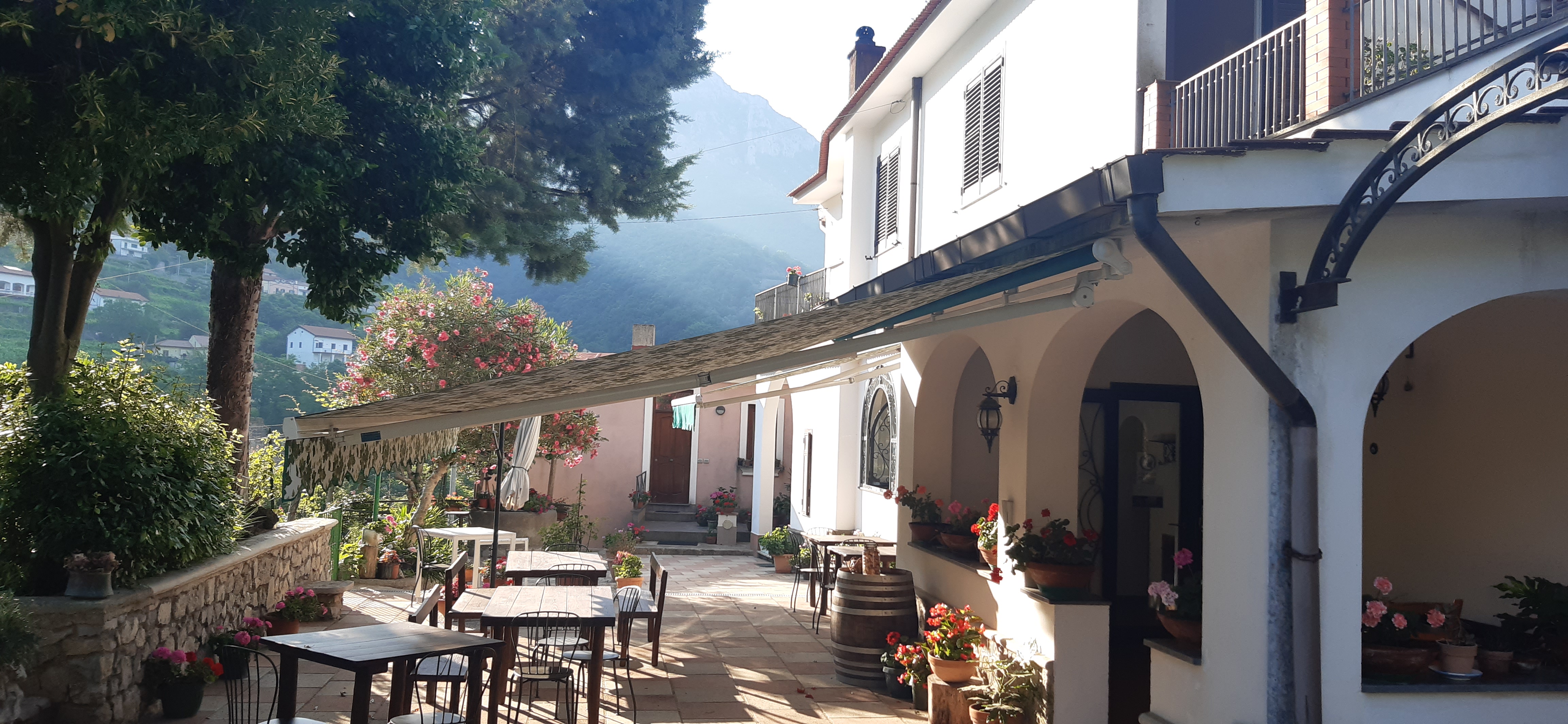 Wohnmobilstellplatz: Esterno Agriturismo Mare e Monti - Agriturismo Mare e Monti