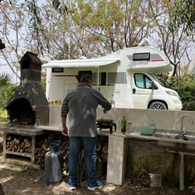 Wohnmobilstellplatz: Barbecue - Camping Flintstones Park
