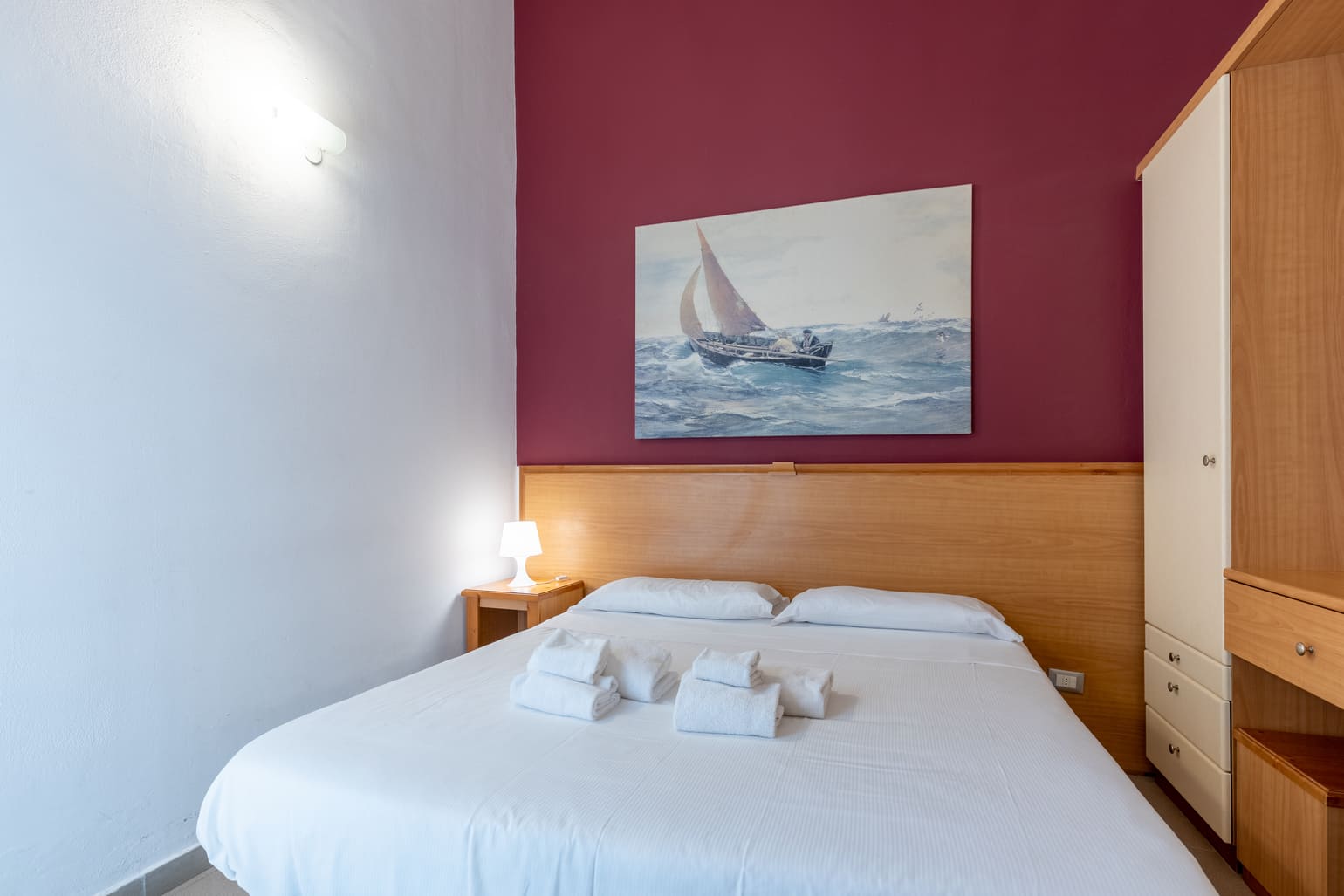 Wohnmobilstellplatz: Bungalow - Main Bedroom - Miramare Camping Village