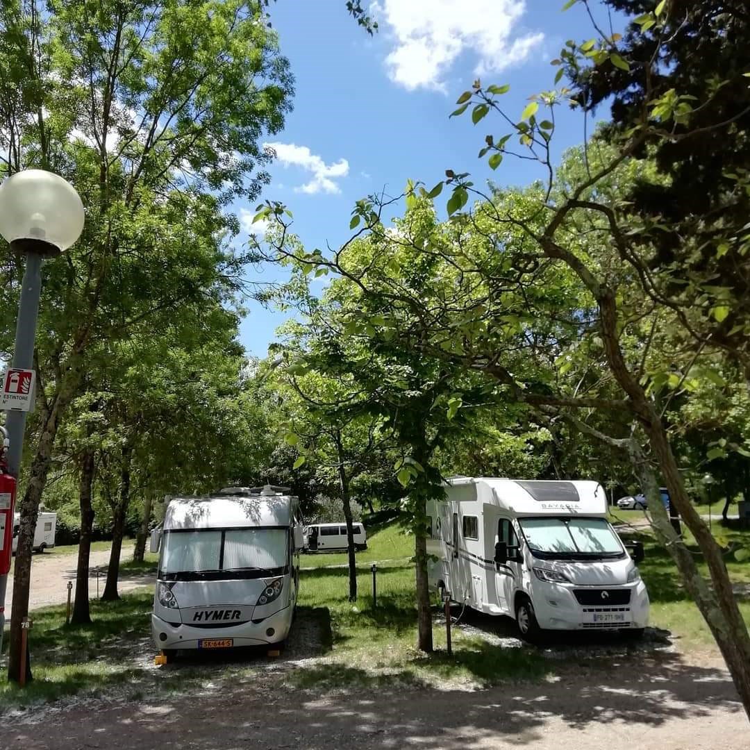 Wohnmobilstellplatz: Piazzole per camper e caravan di grandi dimensioni - Camping Village Internazionale Firenze