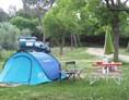 Wohnmobilstellplatz: Piazzole per tende anche di grandi dimensioni - Camping Village Internazionale Firenze