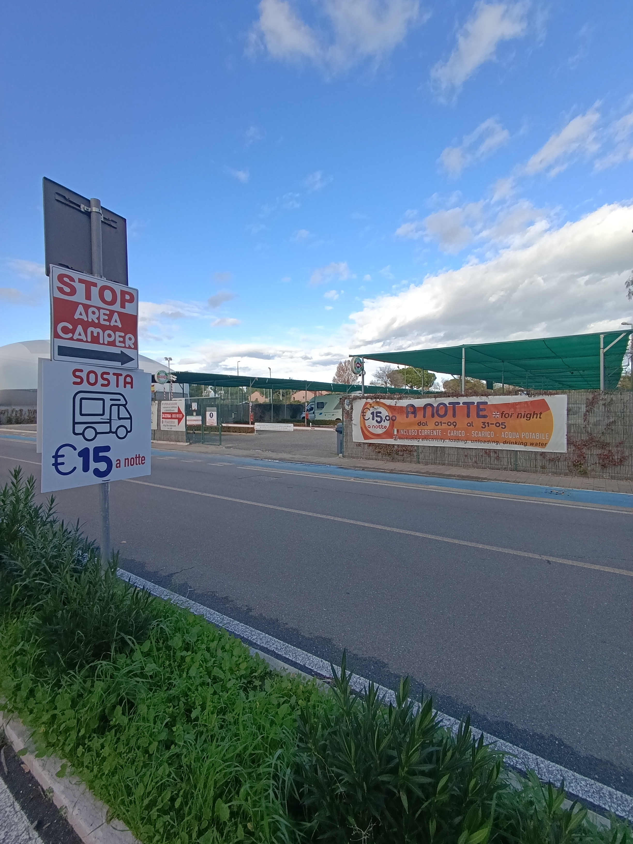 Wohnmobilstellplatz: Policoro Village