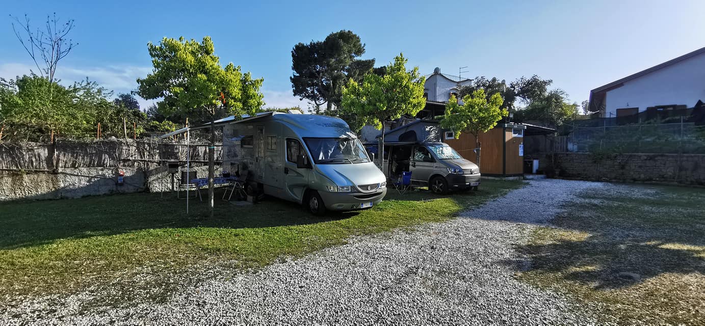 Reisemobilstellplatz: Parking l'Angolo Verde