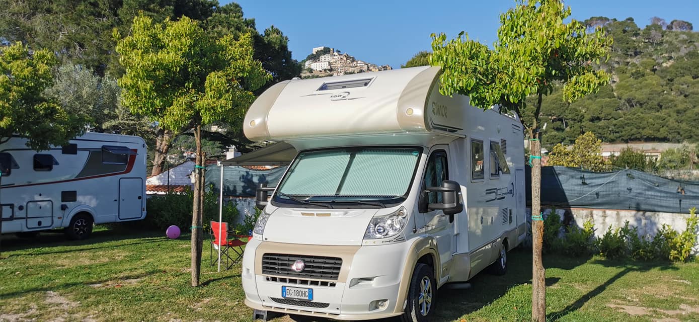 Reisemobilstellplatz: Parking l'Angolo Verde