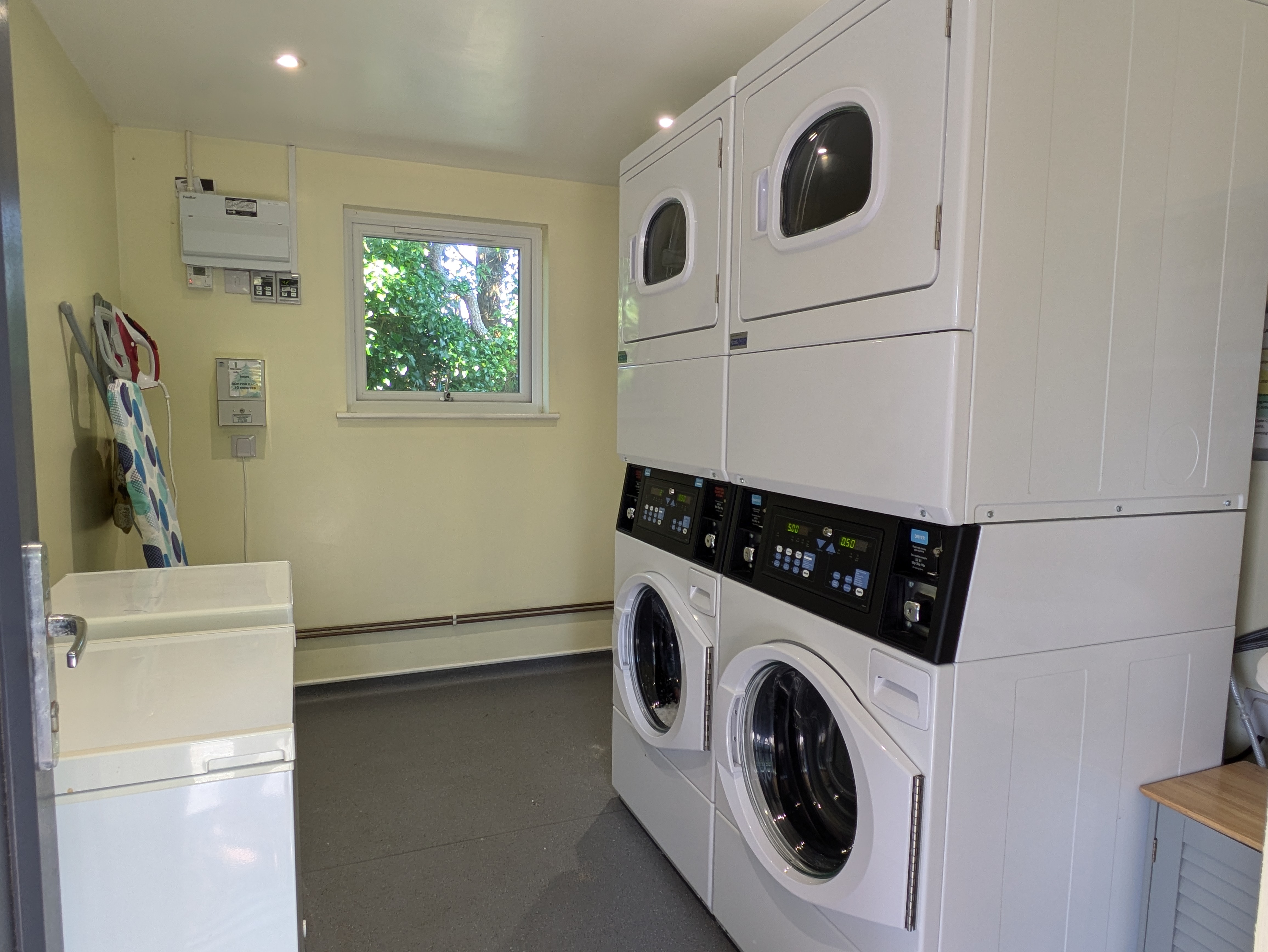 Wohnmobilstellplatz: Laundry - Little Trevothan Camping und Caravan Park - zone