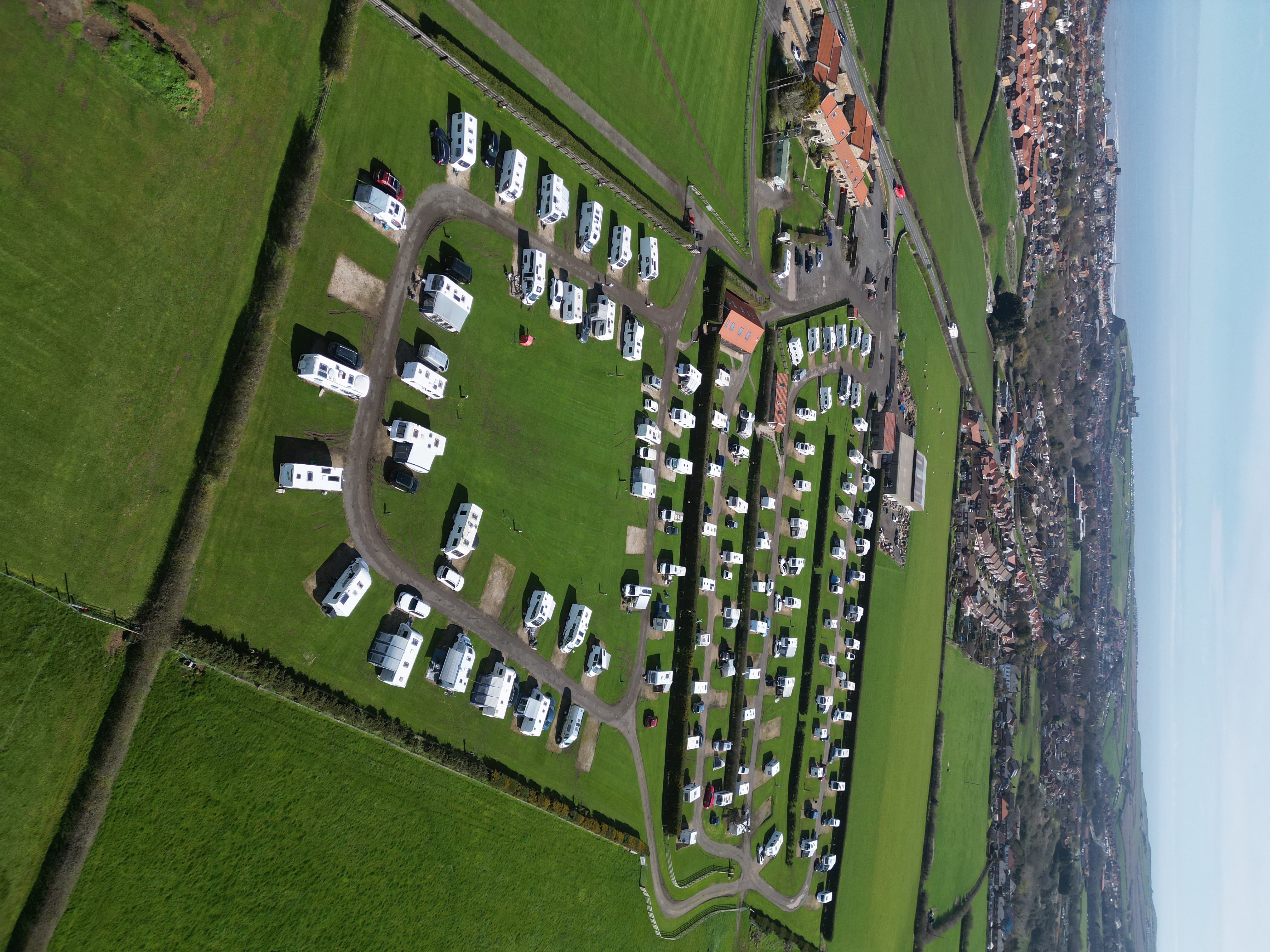 Place de parking pour camping-car - Nord de l'Angleterre - Aerial view of the distance to the town and Abbey, less than a mile to walk.  - Broadings Farm Caravans and Holiday Cottages