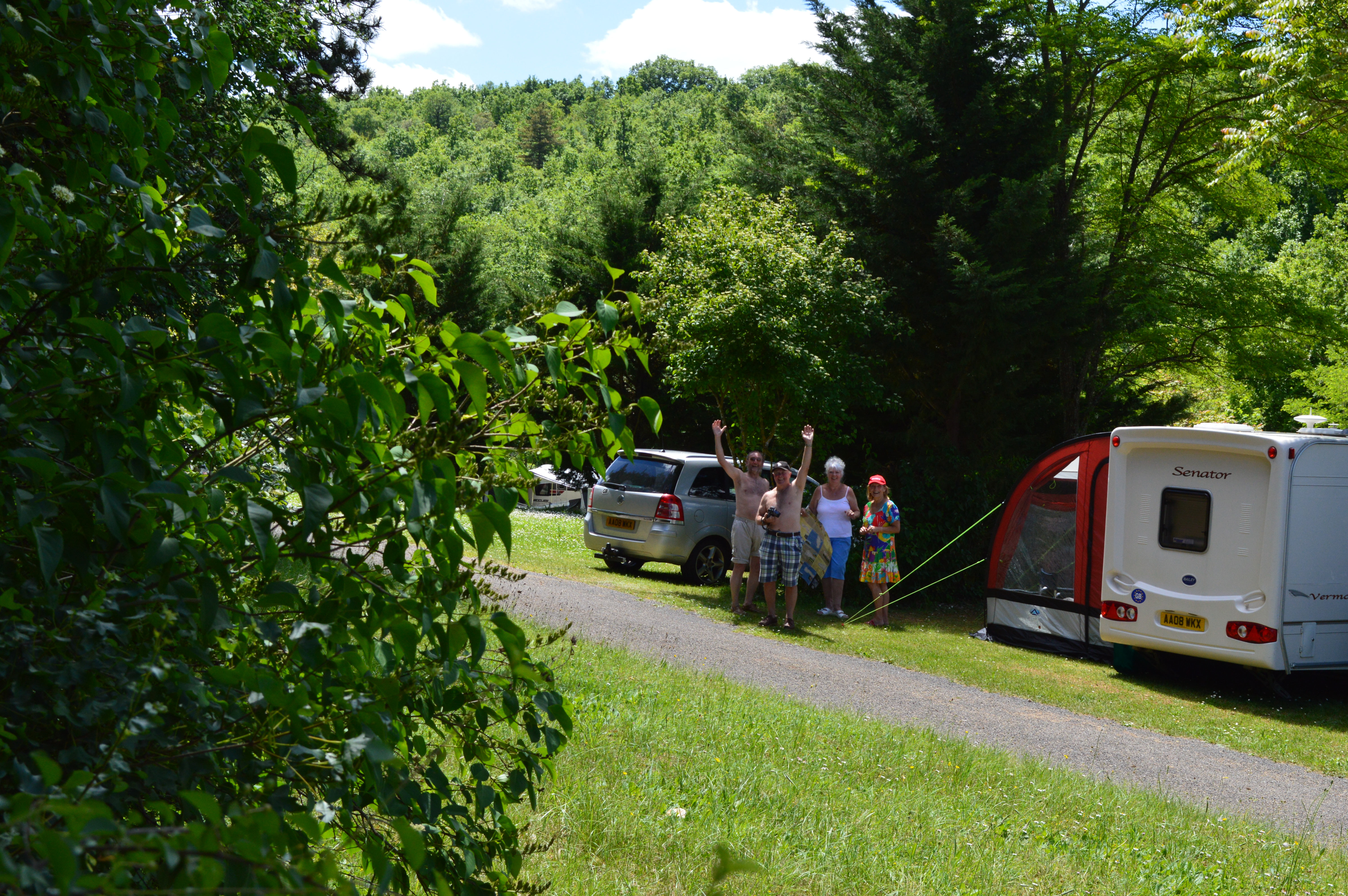 Reisemobilstellplatz - Süd - Lot - Camping Château de Lacomté