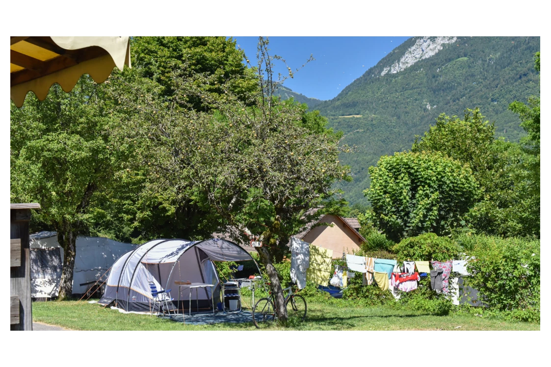 Wohnmobilstellplatz: 
Standard-, Komfort- oder Grand-Comfort-Stellplatz mit Stromanschluss - Camping La Ferme