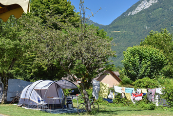 Wohnmobilstellplatz: 
Standard-, Komfort- oder Grand-Comfort-Stellplatz mit Stromanschluss - Camping La Ferme