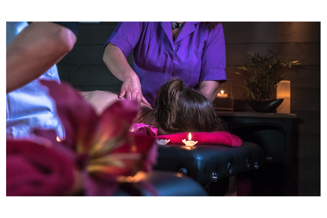 Wohnmobilstellplatz: Wellnessbereich mit Massagen, Körper- und Gesichtsbehandlungen, Schönheit der Hände... - Camping La Ferme