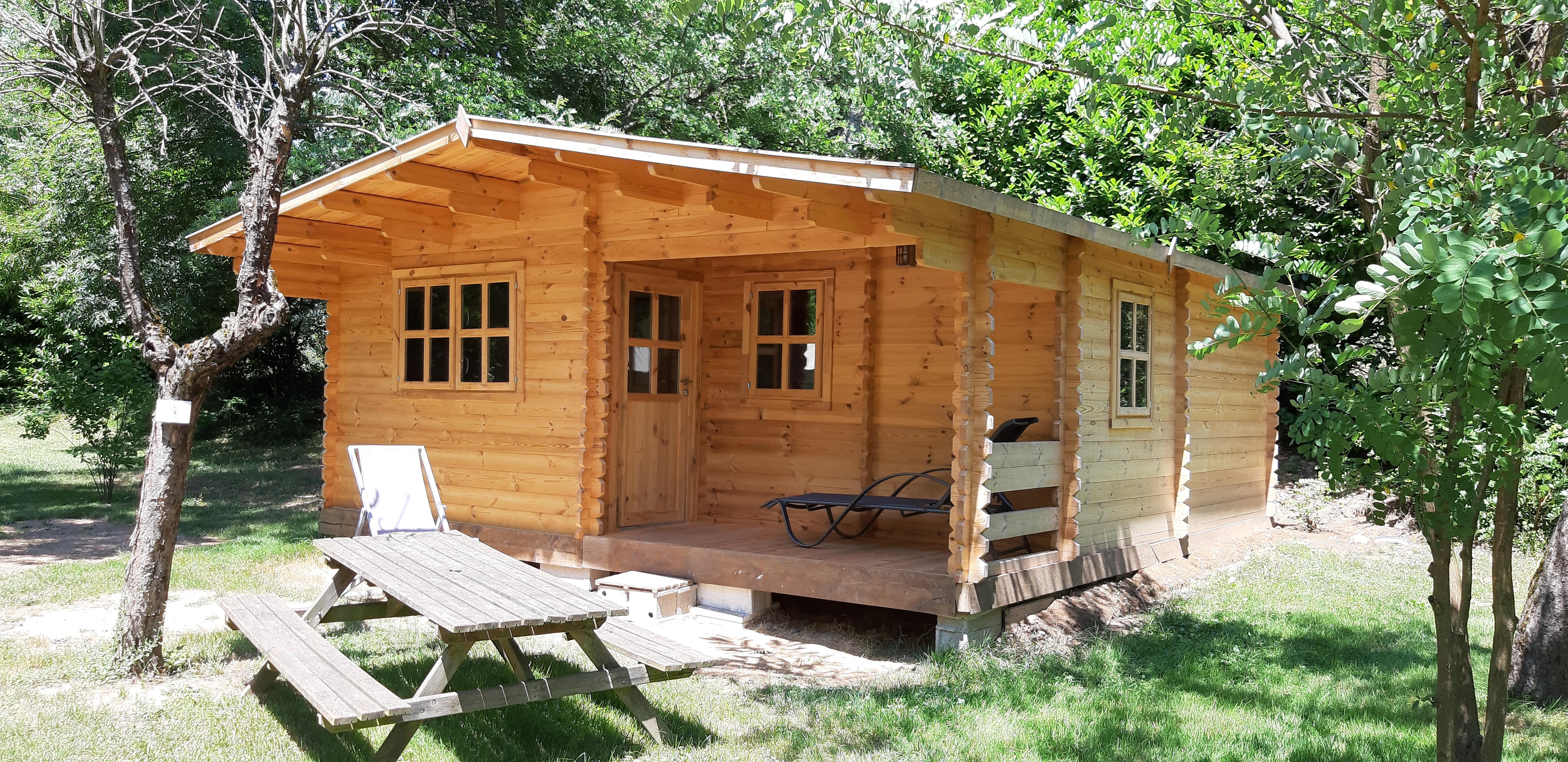 Wohnmobilstellplatz: Ranch-Chalet für 5/7 Personen, mit Badezimmer - Camping Le Viaduc