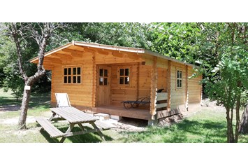 Wohnmobilstellplatz: Ranch-Chalet für 5/7 Personen, mit Badezimmer - Camping Le Viaduc