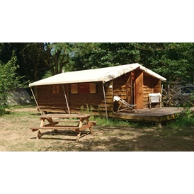 Wohnmobilstellplatz: die Trapperhütte für 4 Personen - Camping Le Viaduc