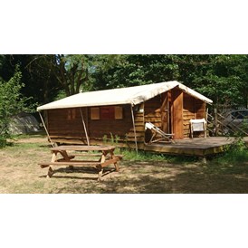 Wohnmobilstellplatz: die Trapperhütte für 4 Personen - Camping Le Viaduc