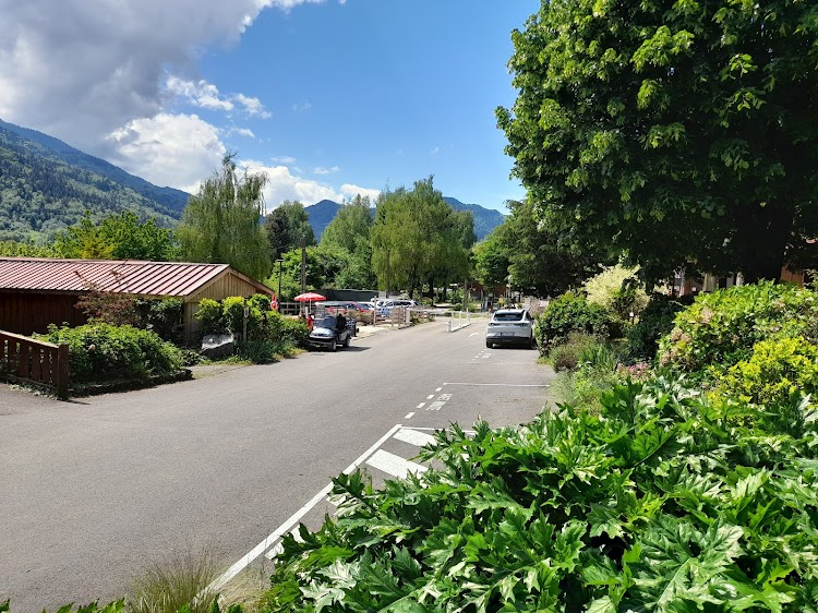 Place de parking pour camping-car - Auvergne - Entrée Camping - Camping Clair Matin