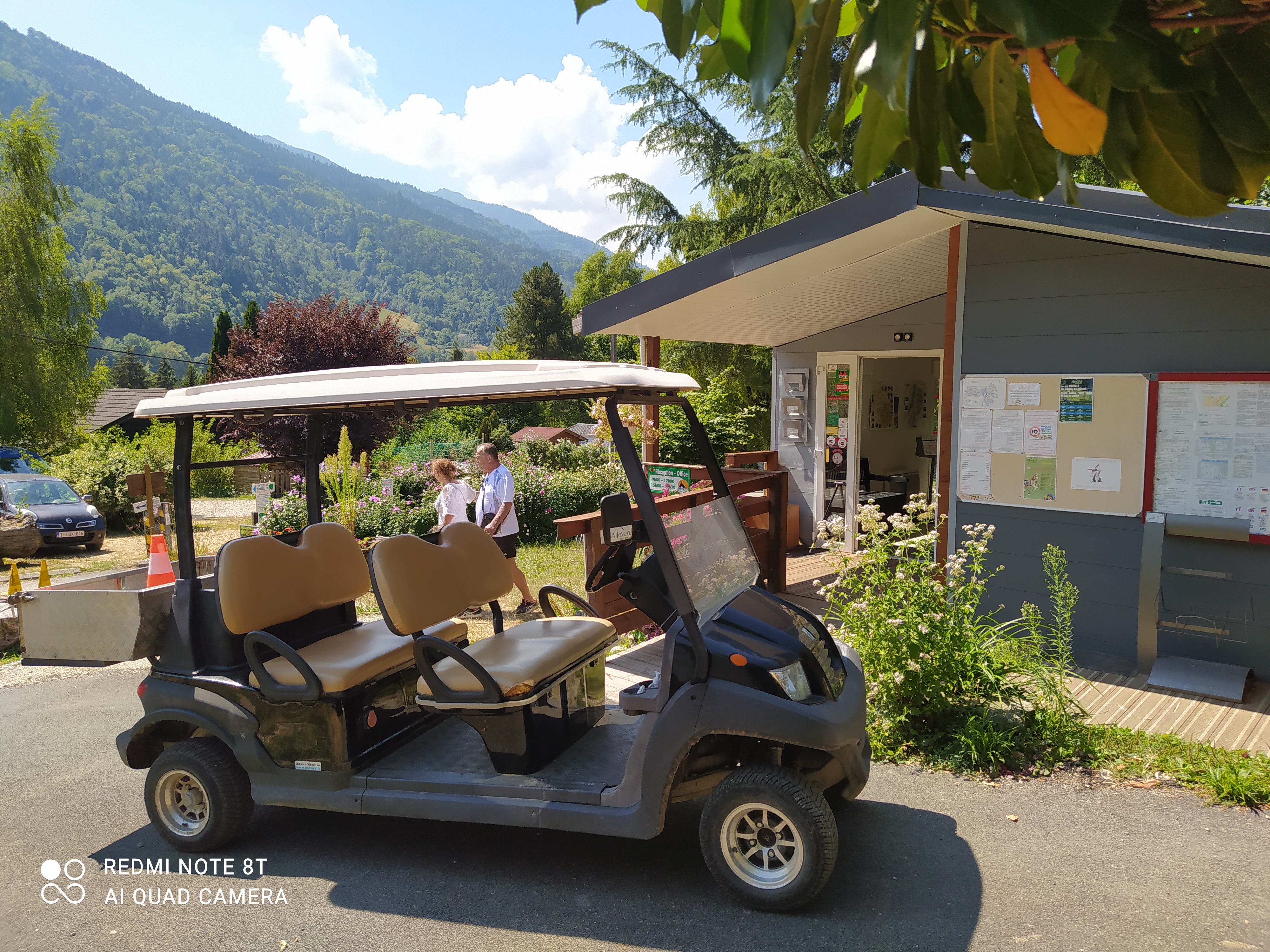 Place de parking pour camping-car - Auvergne - Accueil - Camping Clair Matin