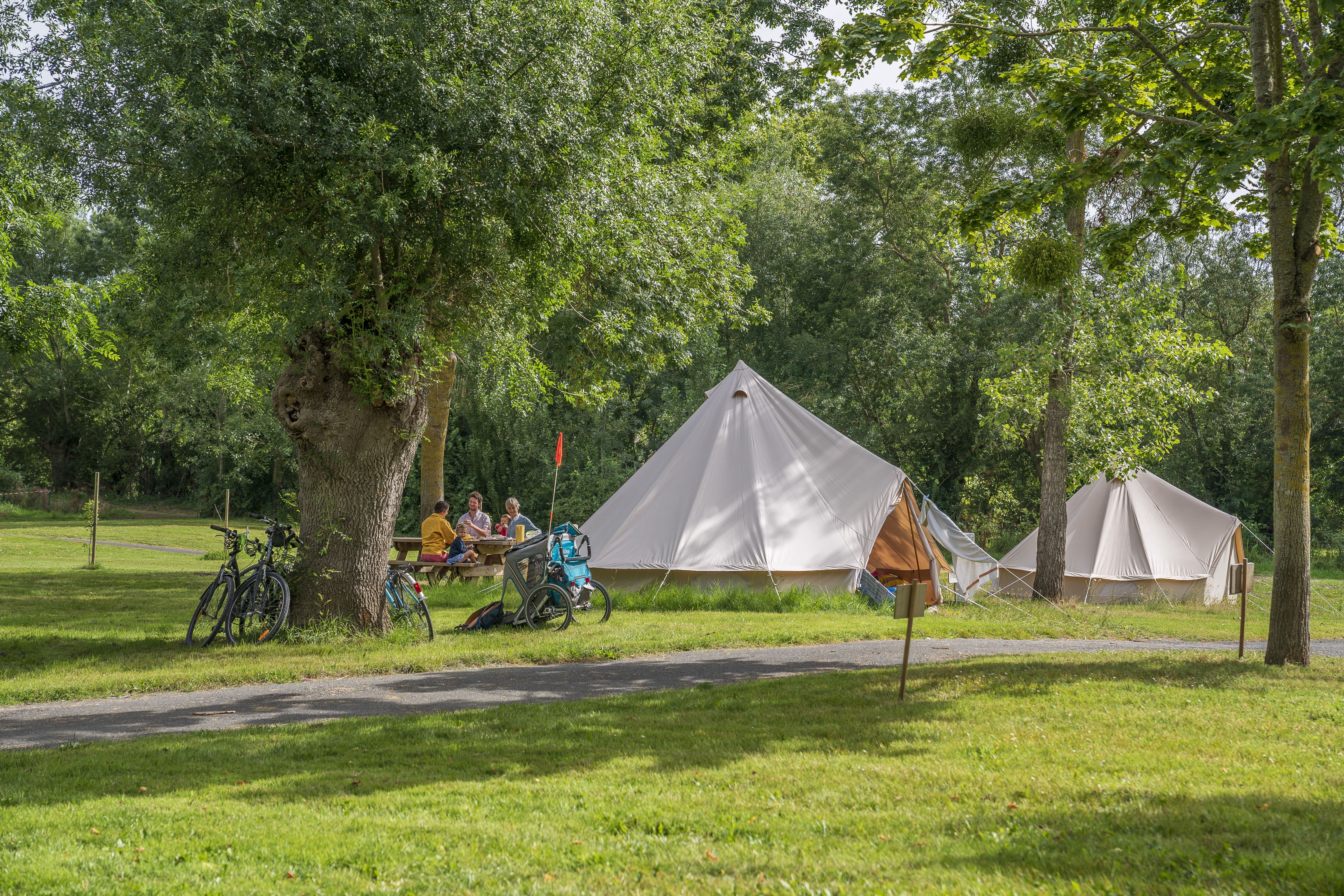 Reisemobilstellplatz - Pays de la Loire - Tentes sahariennes de 3 ou 5 lits - Campingplatz Ecoloire