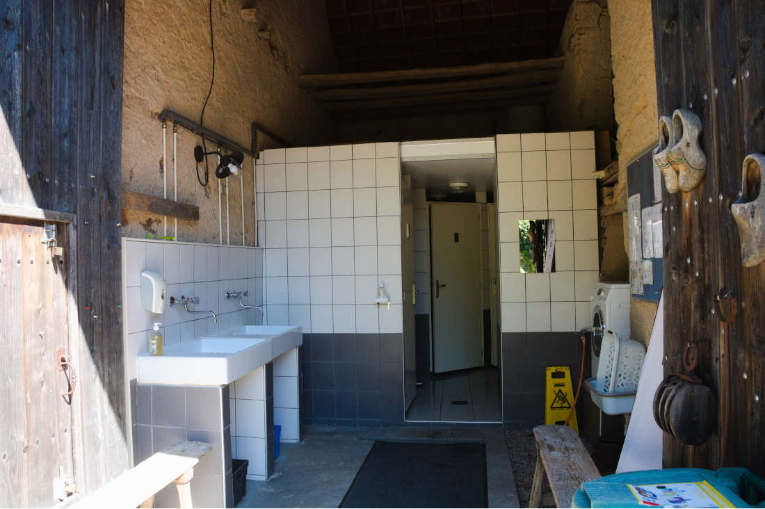 Reisemobilstellplatz - Wohnwagen erlaubt - Burgund  - Sanitär - Camping sur Yonne