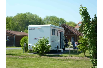 Wohnmobilstellplatz: Stabilized pitch for motorhomes with electricity, water acess and grey waters - Camping de la Sensée