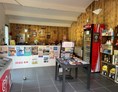 Wohnmobilstellplatz: Empfang Lebensmittel
Verkauf von lokalen Produkten - Camping Les Myotis