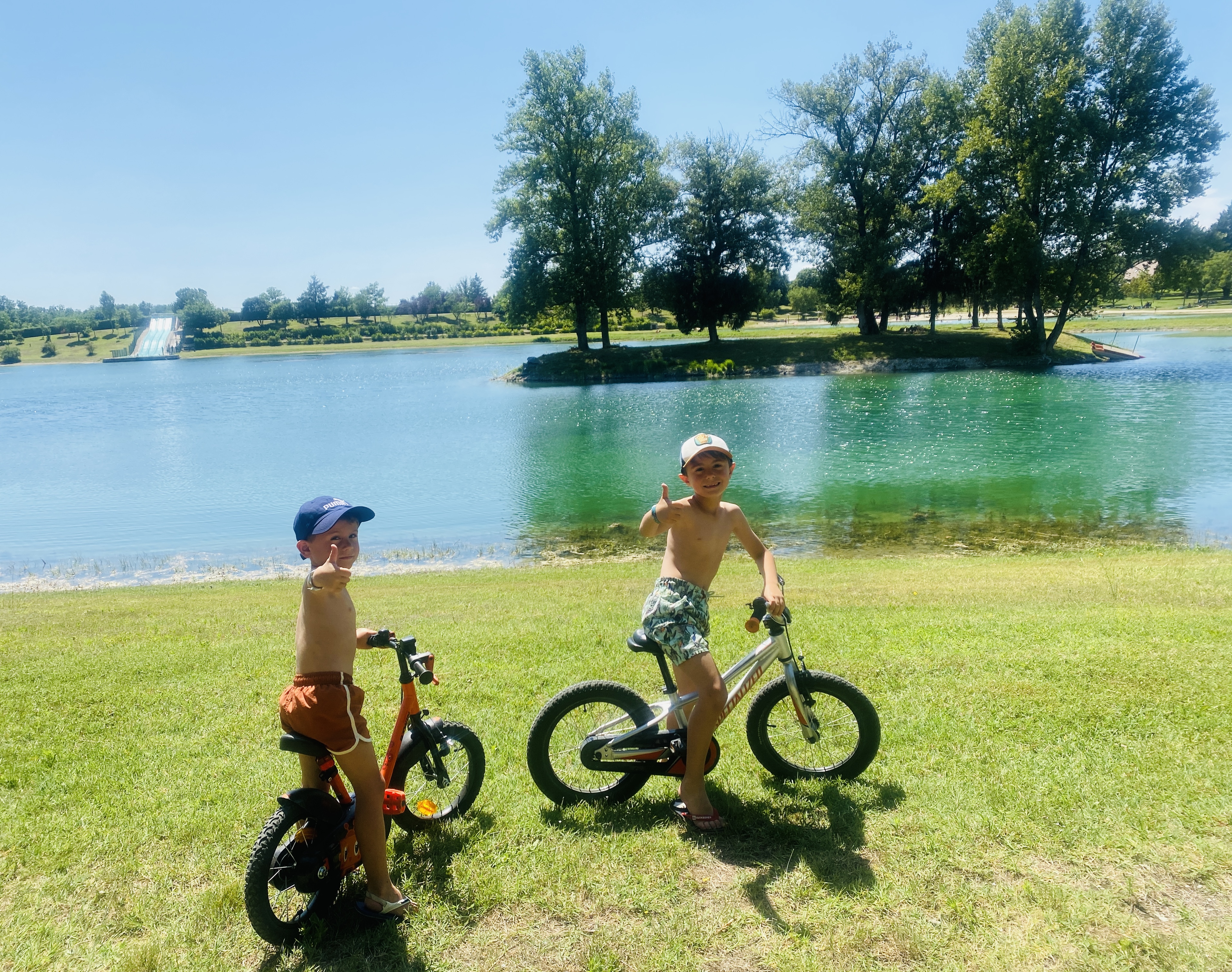 Reisemobilstellplatz: Camping Les 3 Lacs du Soleil