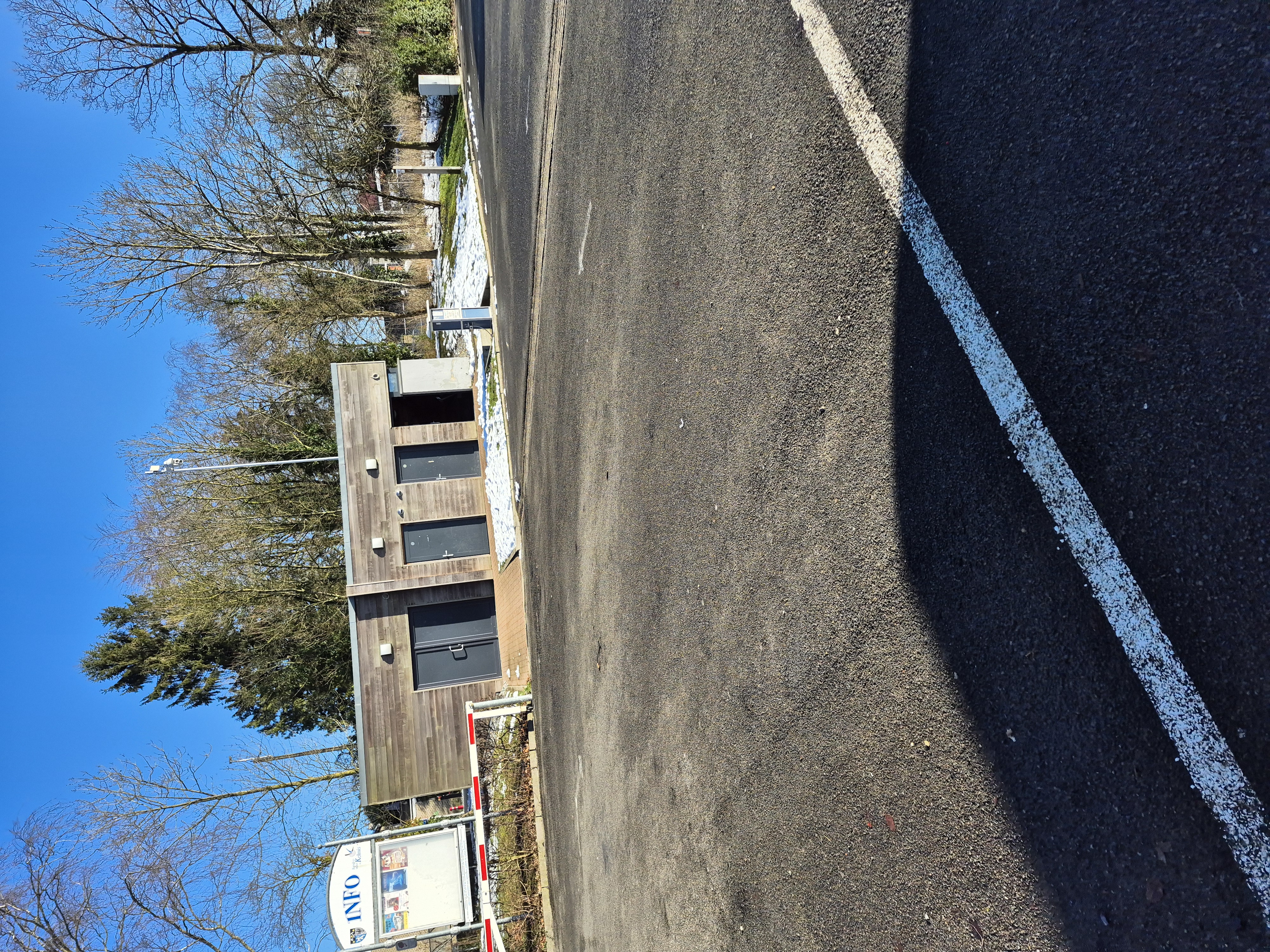 Wohnmobilstellplatz: Toiletten und Ver-/Entsorgung - Parking Galmeiplatz