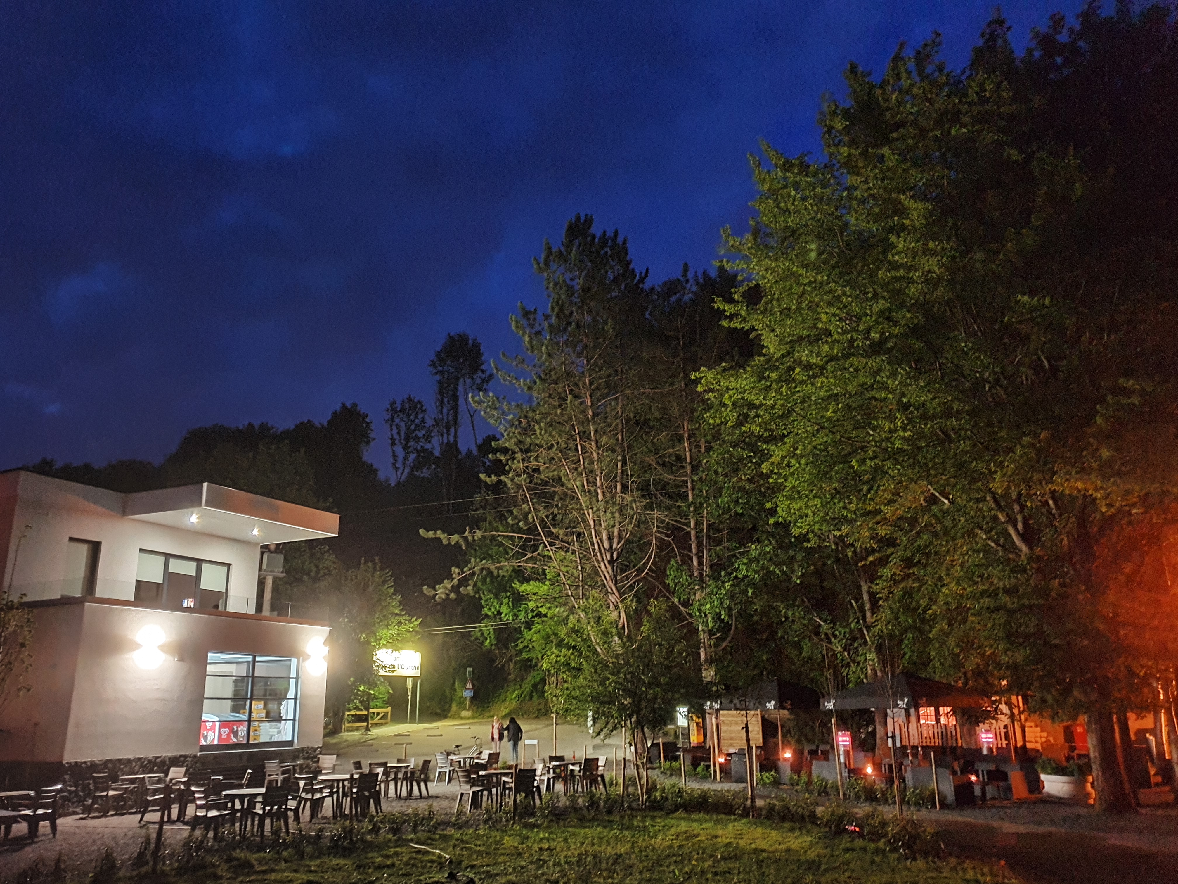 Wohnmobilstellplatz: Camping de l'Ourthe