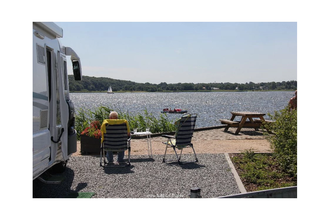 Wohnmobilstellplatz: So lässt sich das Leben genießen... Blick vom Stellplatz auf die Schlei - Stellplatz am Schleswiger Stadthafen