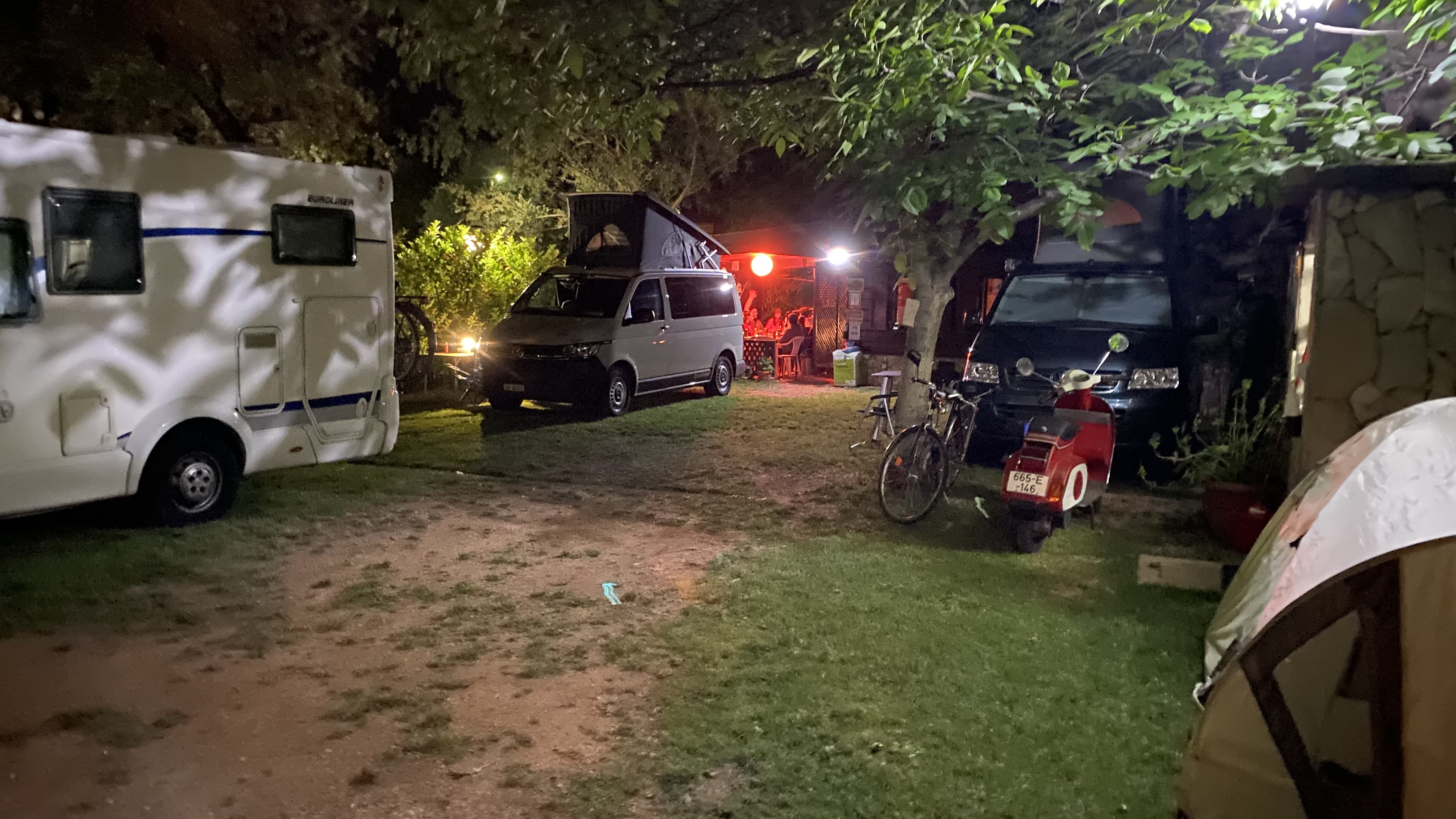 Wohnmobilstellplatz: River camp Aganovac May 2022 - River camp Aganovac