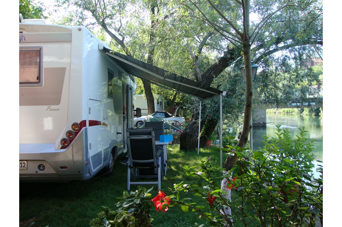 Wohnmobilstellplatz: River camp Aganovac 
June 2015. - River camp Aganovac