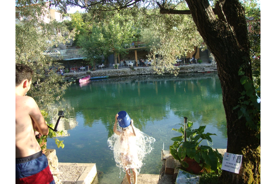 Wohnmobilstellplatz: River camp Aganovac 
August 2015.

Icy river Buna bucket challenge - River camp Aganovac