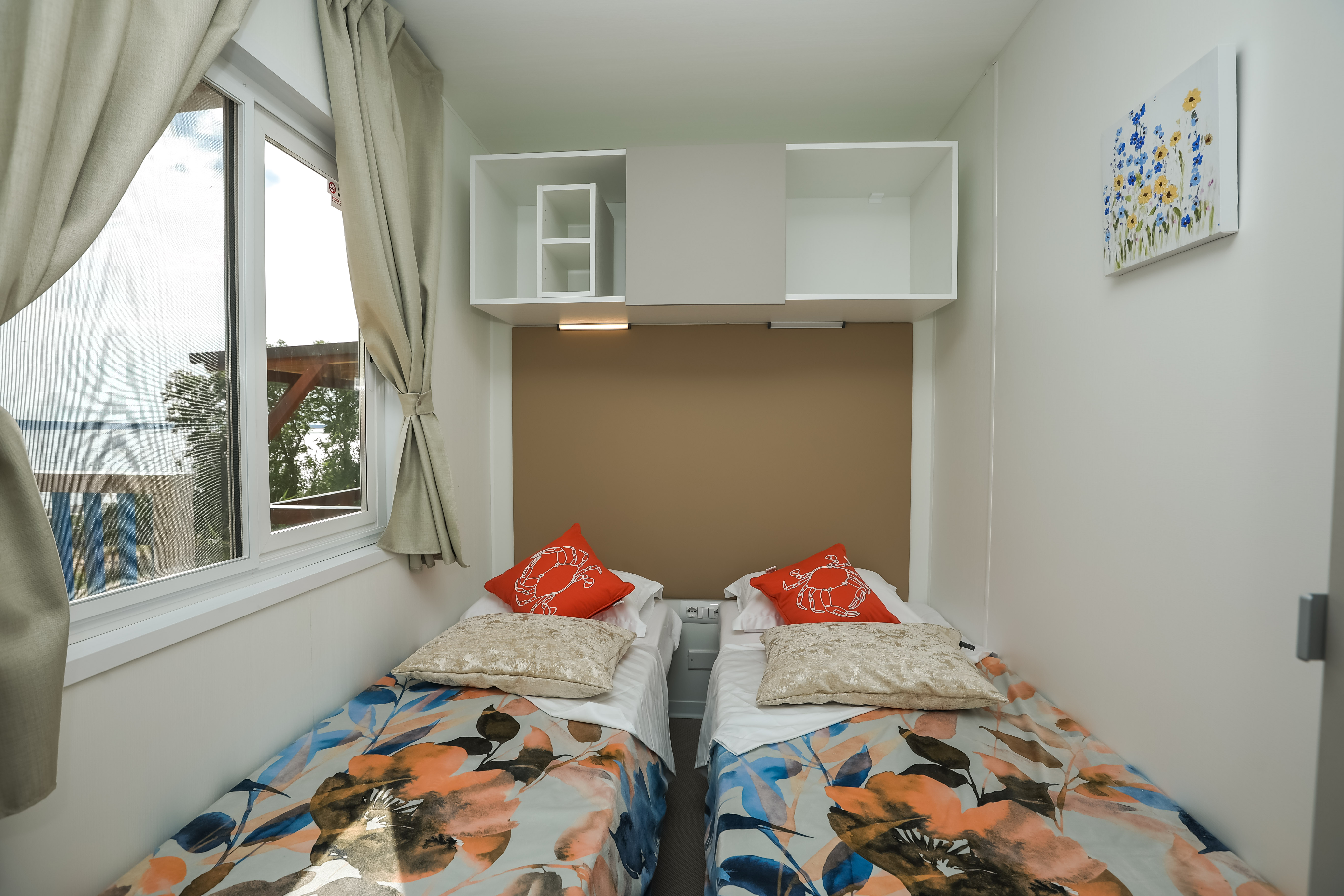 Reisemobilstellplatz - Starigrad Paklenica - Das Zimmer in dem Mobilhome. - Autocamp Miocic