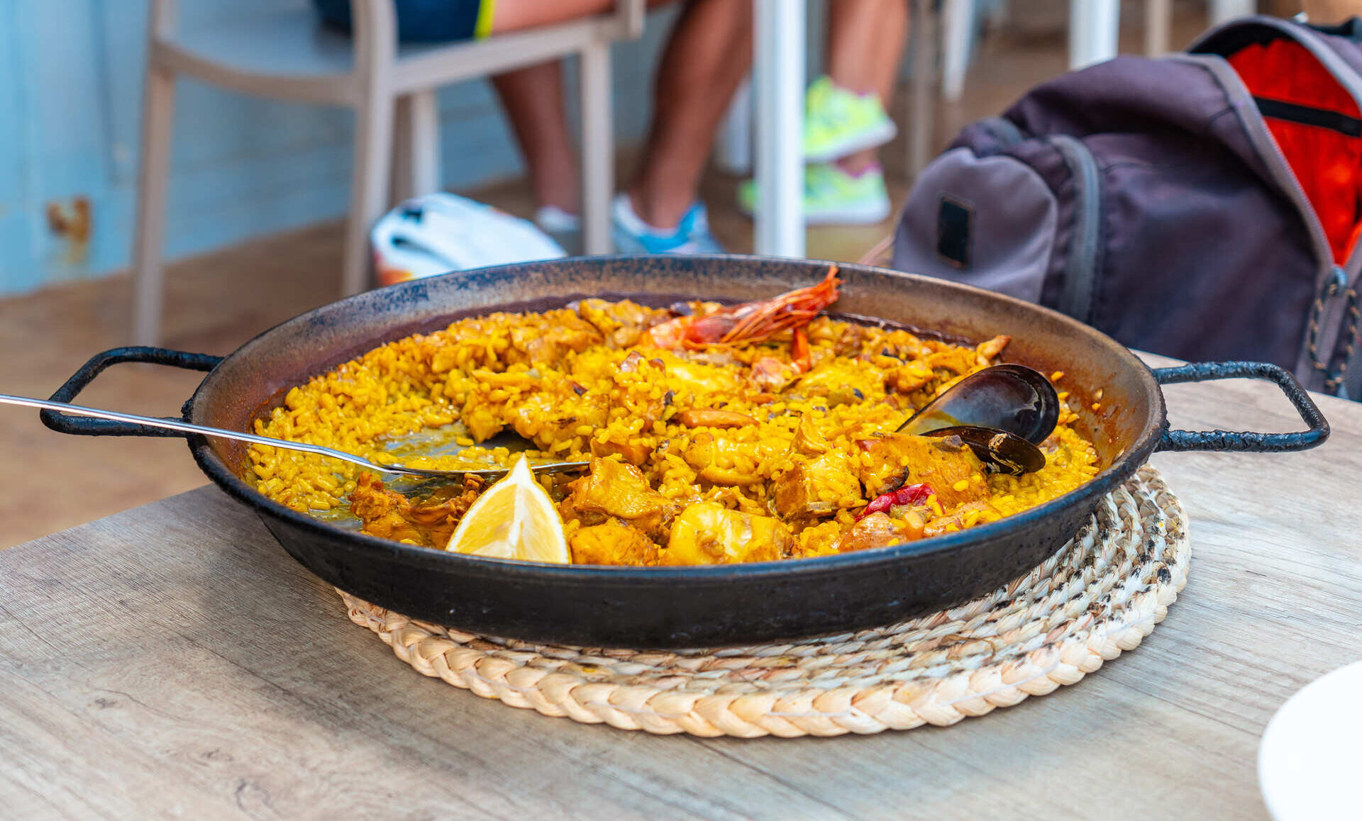Place de parking pour camping-car - Costa Cálida - Schmackhafte und authentische spanische Paella - Camper Park Casablanca