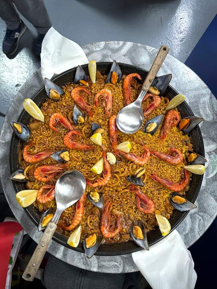 Wohnmobilstellplatz: Schmackhafte und authentische spanische Paella - Camper Park Casablanca - Ristorazione