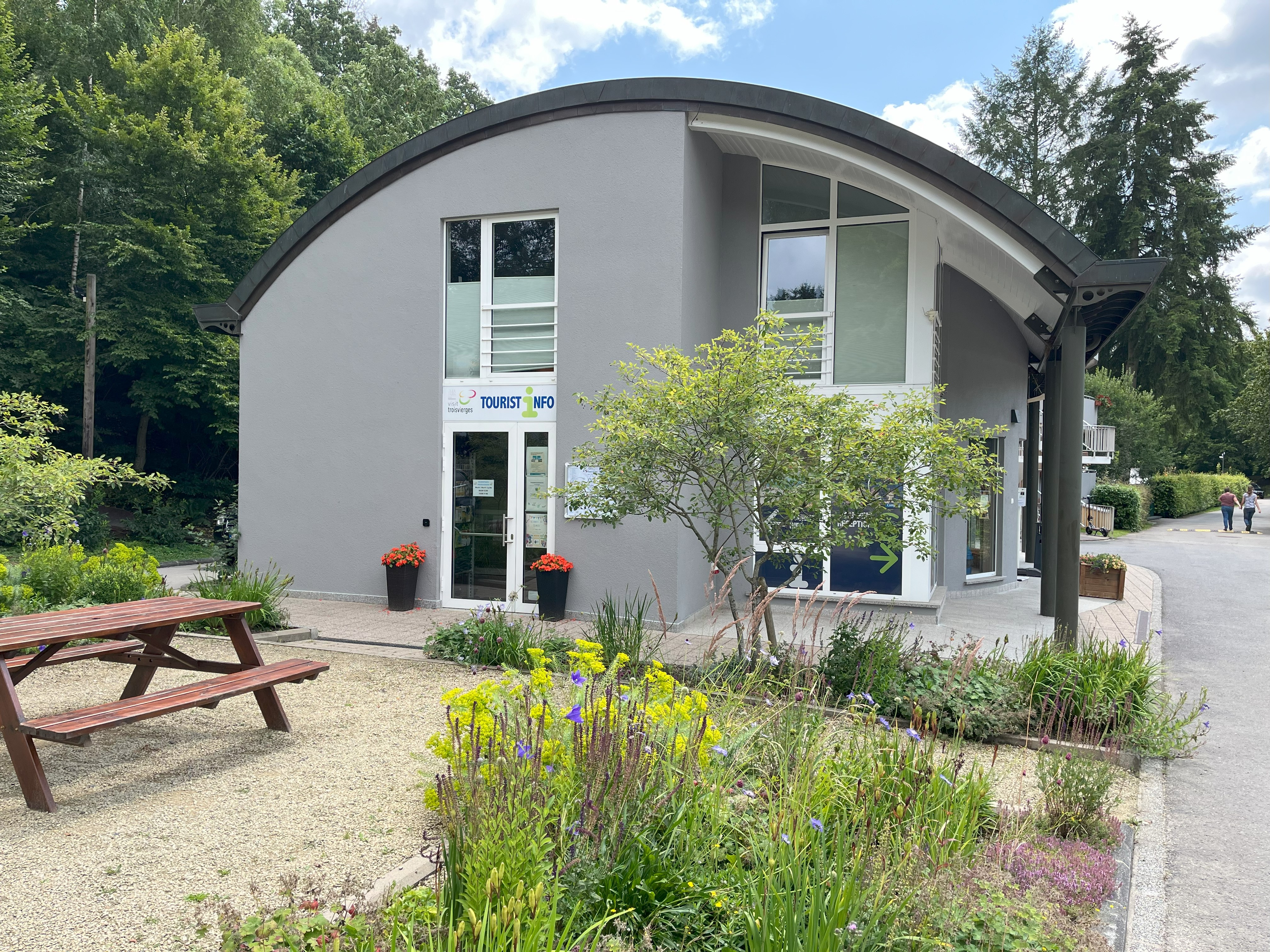 Place de parking pour camping-car - Heiderscheidergrund - Touristinfo und Rezeption - Camping Troisvierges