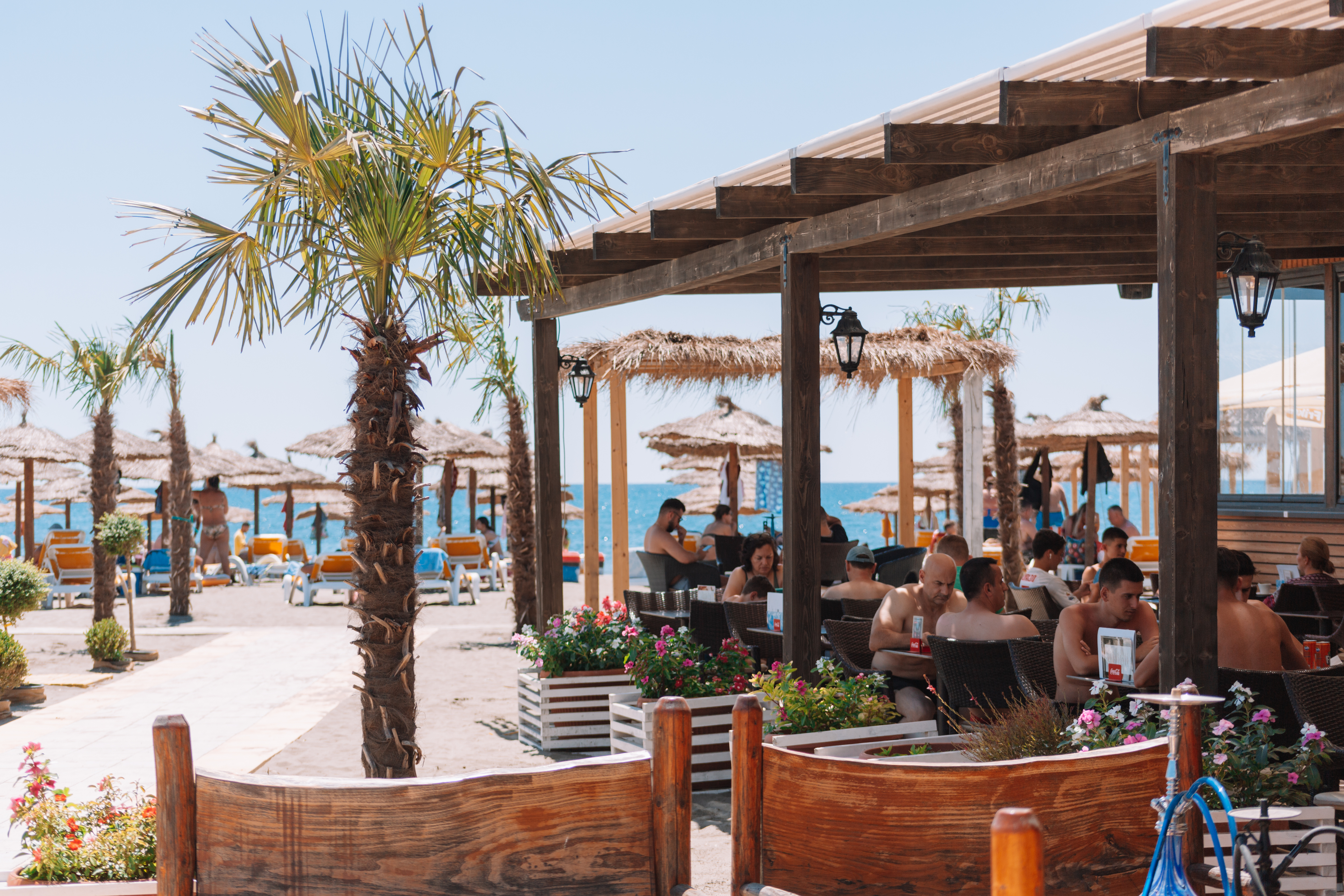 Wohnmobilstellplatz: Restaurant terrace with sea view - MCM Camping