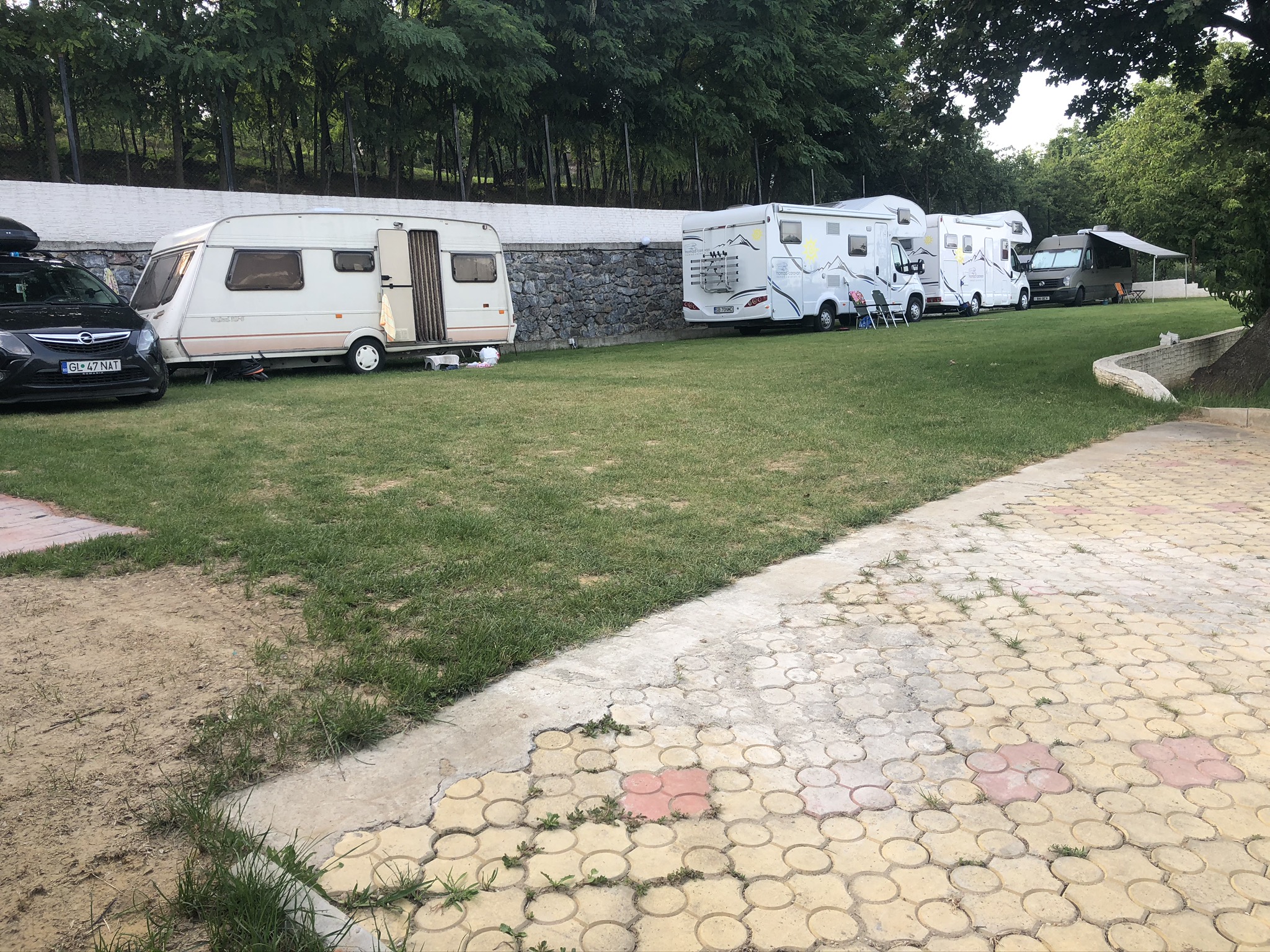 Place de parking pour camping-car - Roumanie - Camping Robinson Country Club