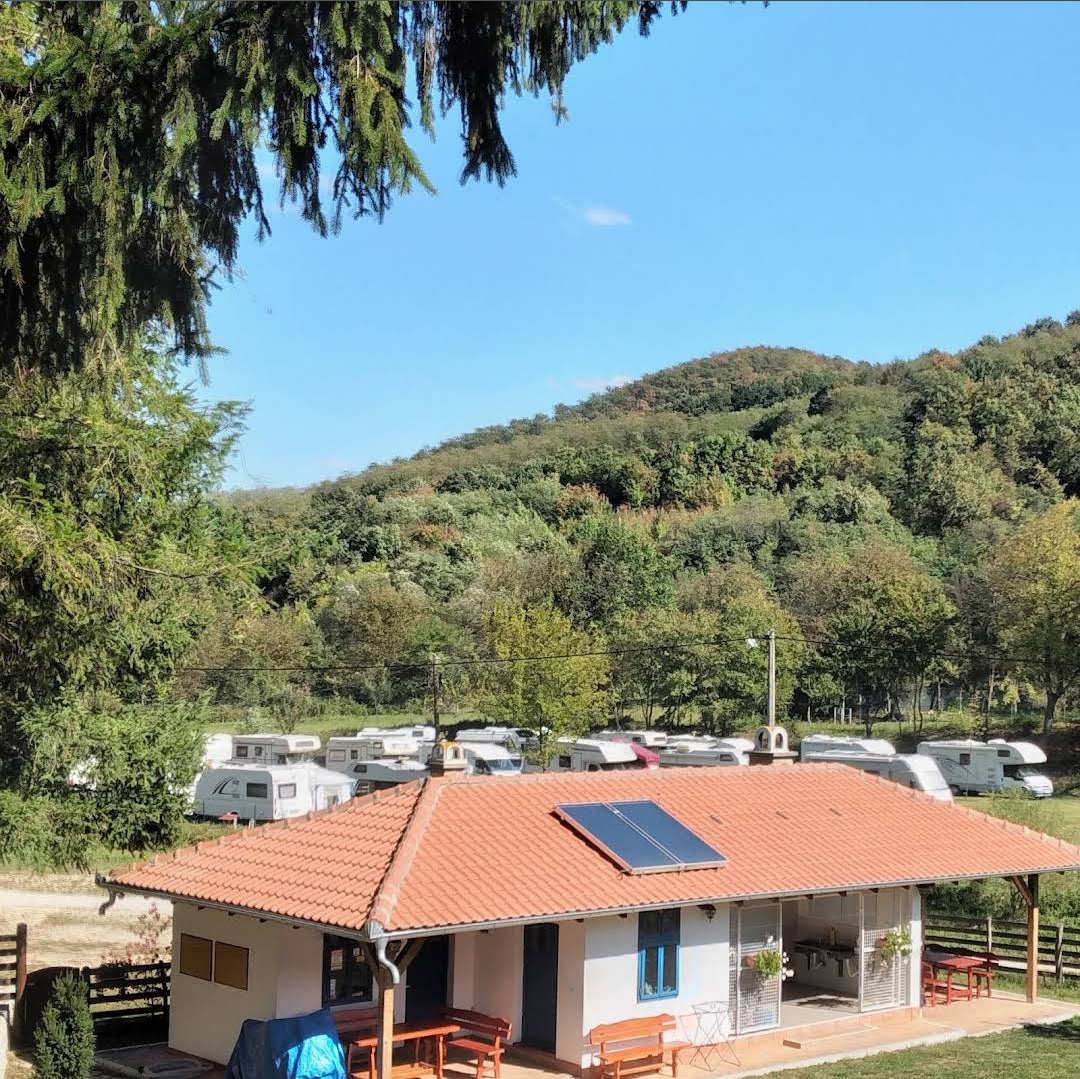 Wohnmobilstellplatz: Camping Asin