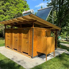 Wohnmobilstellplatz: showers - ECO River Camp