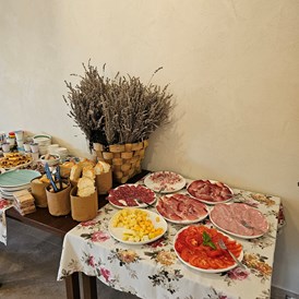 Wohnmobilstellplatz: Breakfast at Kamp Brda can be served on recuest every day from 8am - 10am. - Kamp Brda, Camping & Rooms