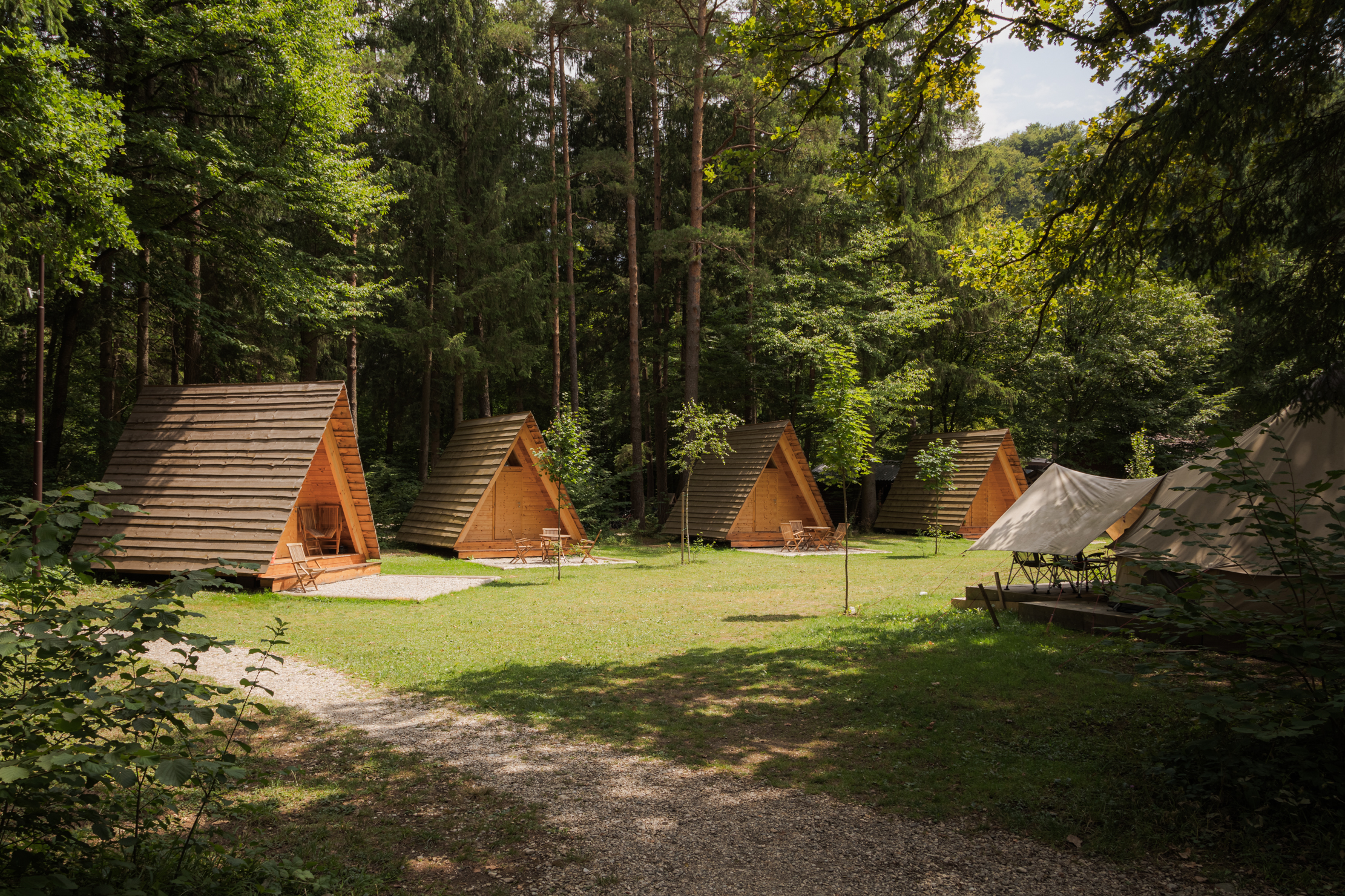 Wohnmobilstellplatz: Our accomodation - Wooden hut 'Forest bed' - Forest Camping Mozirje
