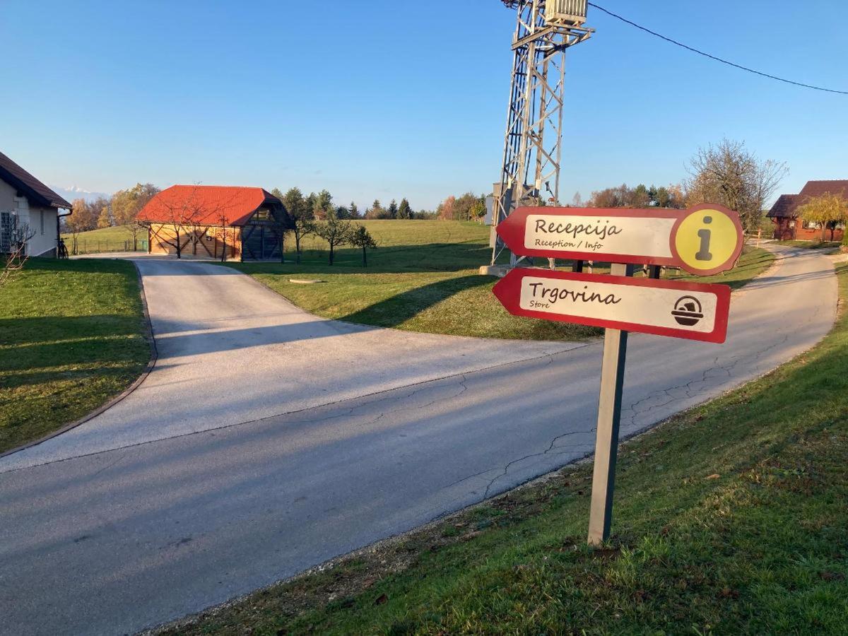 kampeerplaats voor campers - Region Unterkrain - Reception I Empfang  - Camping in Tourist village Pristava I Zelten in Feriendorf Pristava