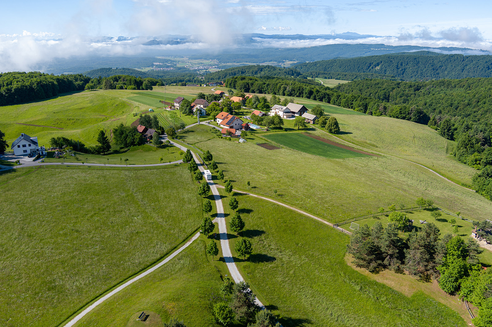 Wohnmobilstellplatz: Park and our village I Park und unsere Dorf - Camping in Tourist village Pristava I Zelten in Feriendorf Pristava