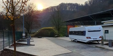 Reisemobilstellplatz - Wohnwagen erlaubt - Freital - Caravanstellplätze am "Hains" Freizeitzentrum