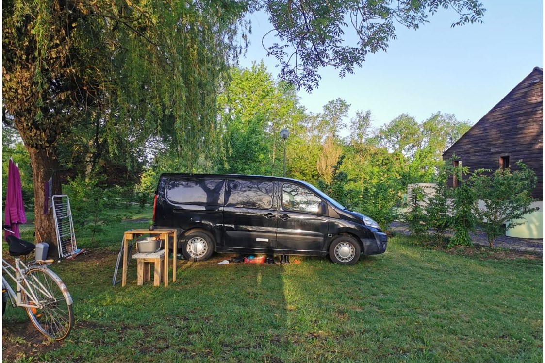Wohnmobilstellplatz: Vehicule, electricity caravan, van, motorhome... - Camping La Vallée de l'Indre
