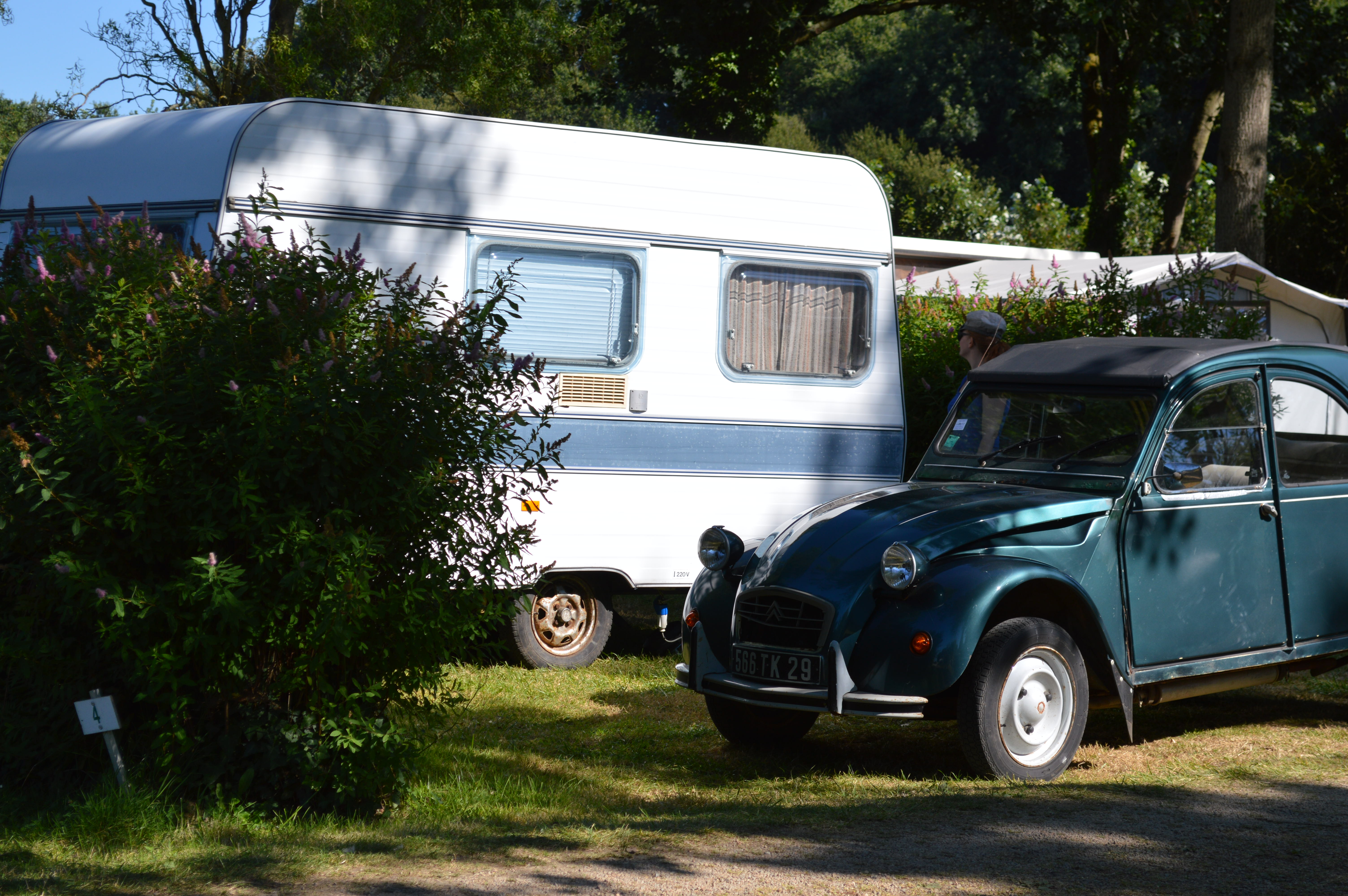 Place de parking pour camping-car - Bretagne - Camping Baie de Terenez