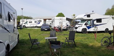 Reisemobilstellplatz - Wohnwagen erlaubt - Region Mährisch-Schlesien - Kemp Štramberk - Parking  Camp U Kateriny Štramberk